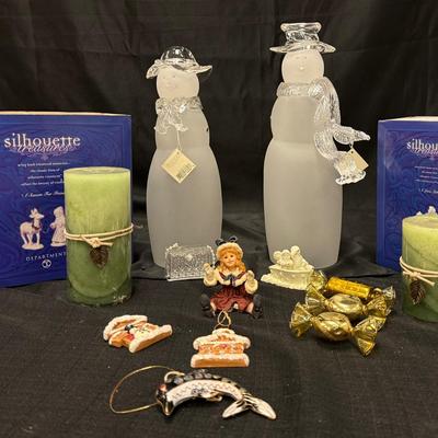 Lot 454: Department 56 Silhouette Treasures Lot – Frosted Glass Snowmen, Snowbabies & Holiday Accent