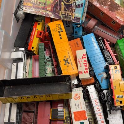 Lot 514: assorted plastic trains