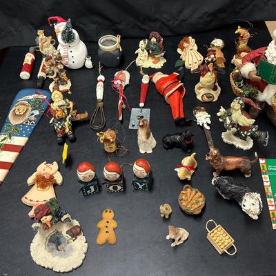 Lot 400: Large Lot of Vintage & Holiday Christmas Figurines, Ornaments & Decor