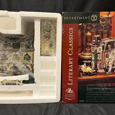 Lot 423: Department 56 Literary Classics The Great Gatsby West Egg Mansion – Complete in Box