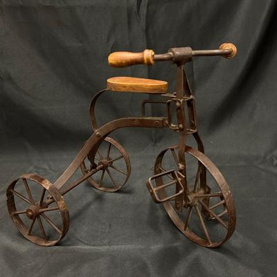 Lot 459: Vintage-Style Metal Tricycle Decor with Wood Accents