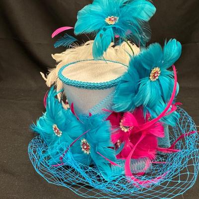 Lot 267: Ms. Purdy Original Aqua Stunner Top Hat