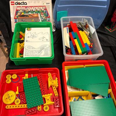 Lot 602: Lego Dacta And Lego Building Blocks