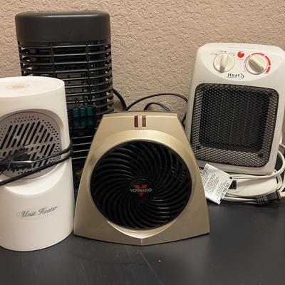Lot 319: Random Lot Of Heaters And A Bug Light