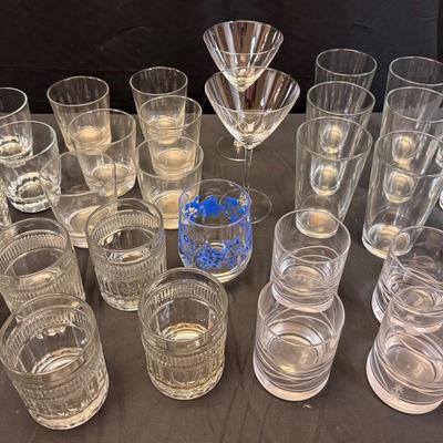 Lot 300: Everyday Glassware 