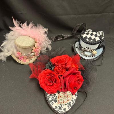 Lot 271: Chiki Bird Mini Top Hat And Headpiece Collection