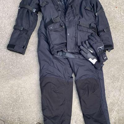 Insulated Buffalo Tactical Riding Suit with Swany Gloves