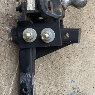 Heavy-Duty Equal-i-zer Weight Distribution Hitch with Ball Mount