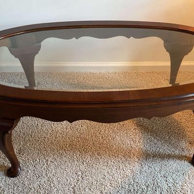 Traditional Oval Glass-Top Coffee Table with Cabriole Legs