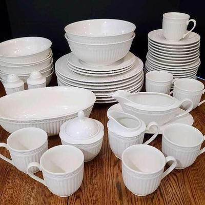 Mikasa Italian Countryside 45+ Piece Dinnerware Collection