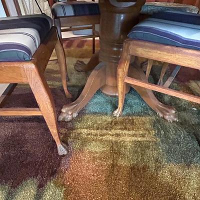 Round Dining Table w/ Leaf Insert and Four Chairs 