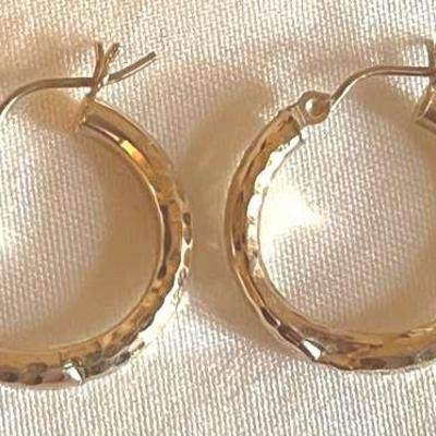 10k Yellow Gold Textured Hoop Earrings – Classic with a Twist