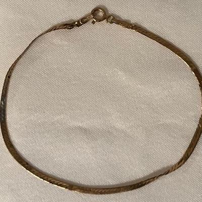 14k Yellow Gold Herringbone Bracelet – Sleek Shine with Classic Style