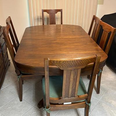Dining Room Table (6) Chairs (1) Leaf 