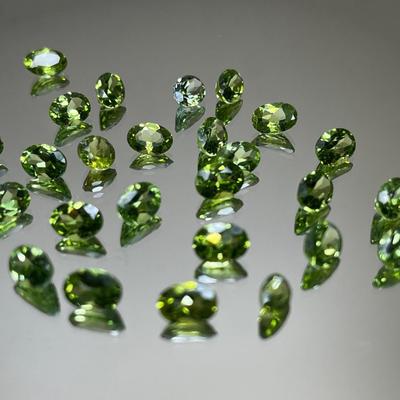 Peridot Ovals 21.90 CTTW 6x4mm