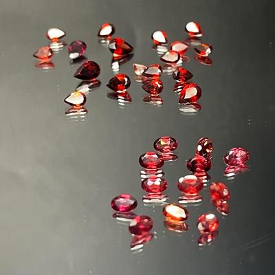 Rhodolite Garnet Pear-shaped and Ovals 17.55 CTTW
