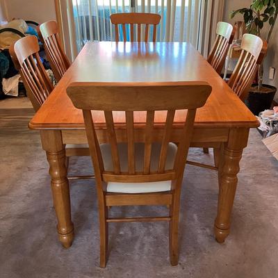 Dining Room Table with 6 Chairs