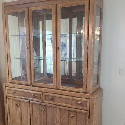 Broyhill China Hutch 