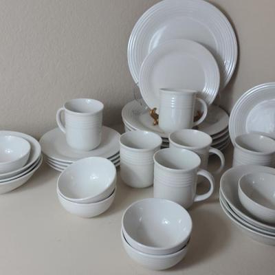 Oneida Dinnerware - Pattern(KENLEY)