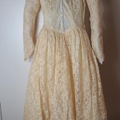  Vintage Lace Wedding Dress 