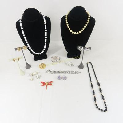 Sale Photo Thumbnail #96