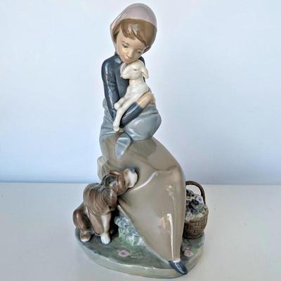 Sale Photo Thumbnail #146: Lladro Figurine 1278 'Jealousy' by Juan Huerta