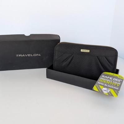 Sale Photo Thumbnail #198: Travelon RFID Blocking Pleated Wallet