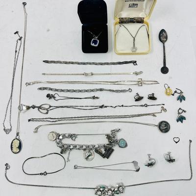 (22) Vintage Sterling Silver Jewelry