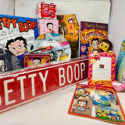 (14) Betty Boop Memorabilia 