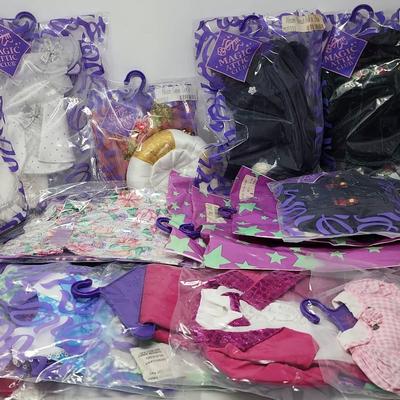 Magic Attic Club Doll Clothing Sets/Outfits