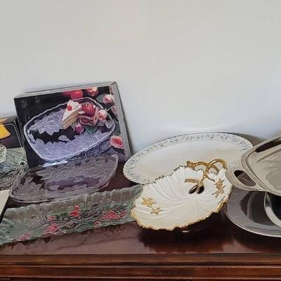 Serving Trays & Dishes