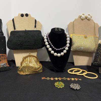AT821 Sparkles And Beads 