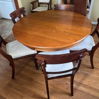 Vintage Pedestal Table with Five Chairs