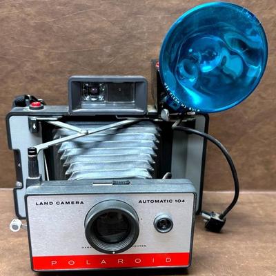 Vintage Polaroid Automatic 104 Land Camera 