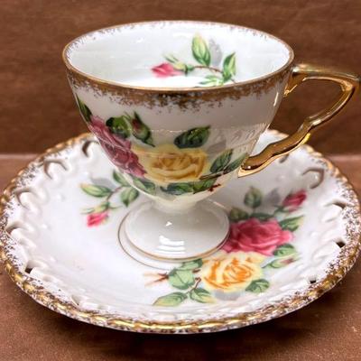 “Ucago” Ceramics Pedestal Teacup 