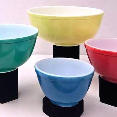 "Pyrex" Mixing Bowls