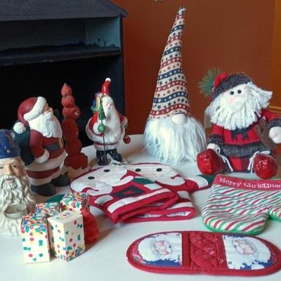 Holiday Items Lot 024