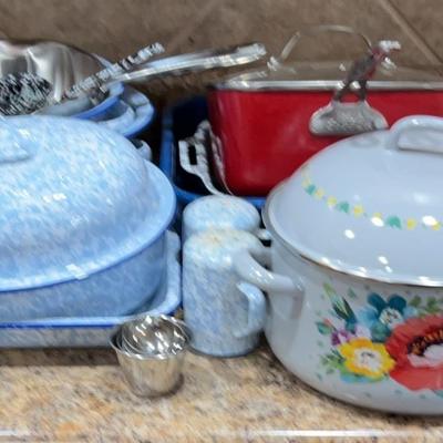 Kitchen Helpers Featuring The Pioneer Woman Pot With Lid