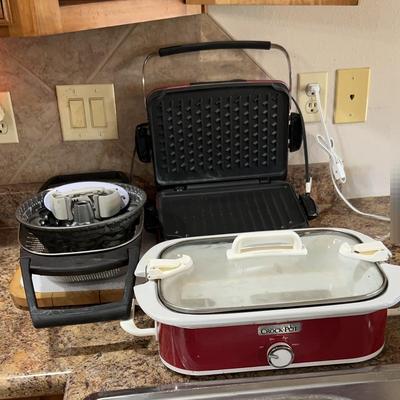 Cook Anything With These Two Appliances Featuring A 3 1/2 Quart Crockpot Slow Cooker