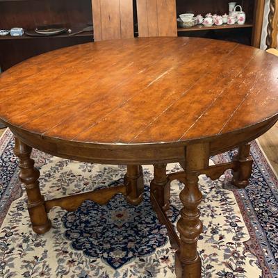 Round Dining Room Table 