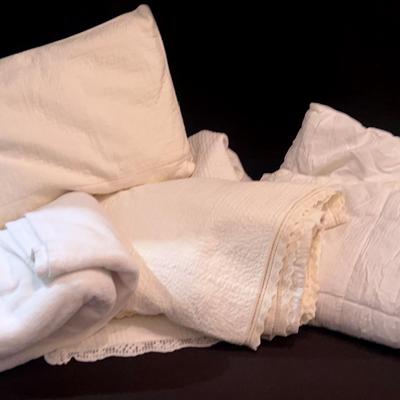 Soft & Comfy White Pillows & Blankets Set