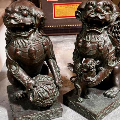 Foo Dogs