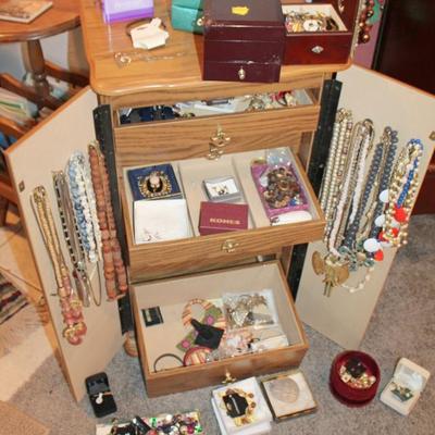 Sale Photo Thumbnail #90
