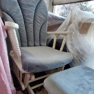 Sale Photo Thumbnail #5: Rocker/Glider with Ottoman