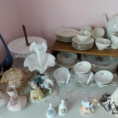 Sale Photo Thumbnail #28: China, Vintage Collectables