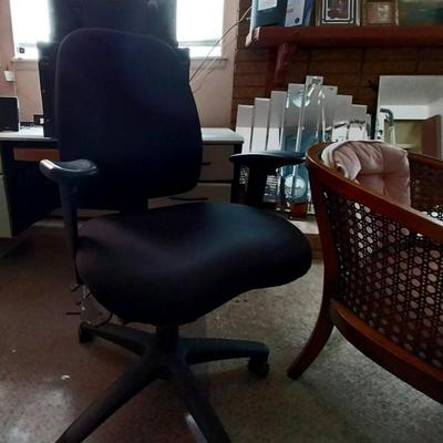 Sale Photo Thumbnail #9: Office Chair