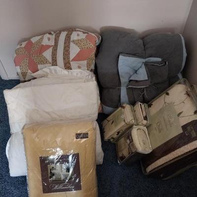 Sale Photo Thumbnail #43: Bedding