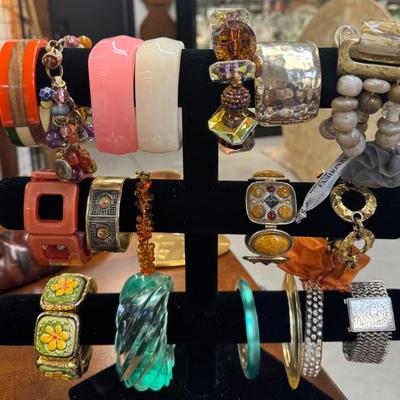 Sale Photo Thumbnail #171