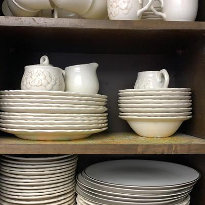Metlox Dinner Set