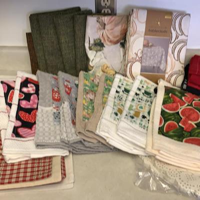 Holiday Towels And Placemats